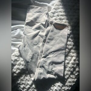 ALO Yoga High-Waist Leggings | Cream Neutral | Soft Stretch Athleisure